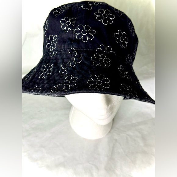 Tween Embroidered White & Black Floral Bucket Hat - Picture 8 of 15